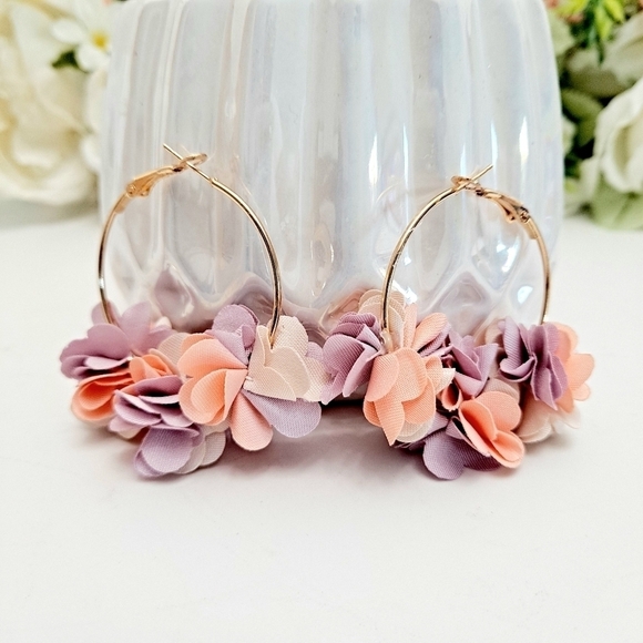 💖 2/$30 Gold tone floral Hoop pink fabric pastel Petals big Earrings - Picture 1 of 16